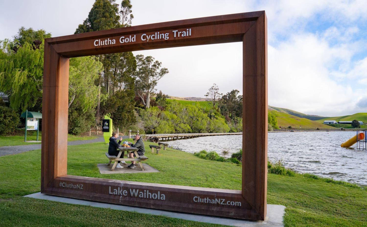 825160 clutha gold trail waihola spring 2025 credit brook sabin 1 web size 1920px (1)