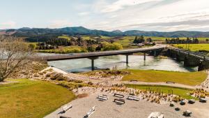 664152 0924 clutha beaumont bridge 07 web size 1920px